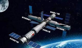神舟十三号与月亮浪漫同框