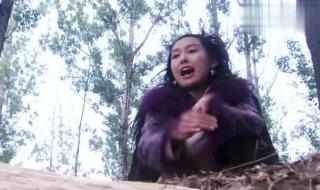 美女醒来发现衣服不见了